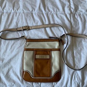 ๐ดGuess Crossbody Bag